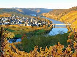 Mosel Sky Lounge With Loggia & Panoramic View