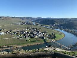 Mosel Sky Lounge With Loggia & Panoramic View