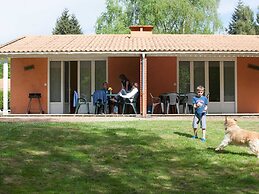 Beautiful Gite With Terrace in Sauze-vaussais