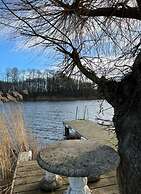 Schaal Lake Paradise