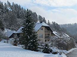 Fasse Comfortable Holiday Residence