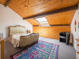 Inviting Holiday Home in Miremont With Garden