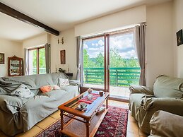 Inviting Holiday Home in Miremont With Garden