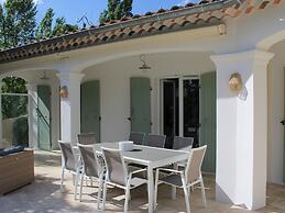 Luxe Villa With Pool in Lorgues