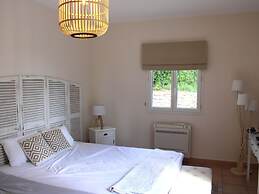 Luxe Villa With Pool in Lorgues