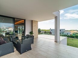 Luxury Villa With Pool and sea View