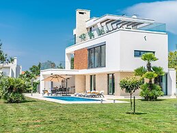 Luxury Villa With Pool and sea View