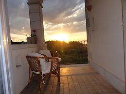 Adorable Villa With Swimming Pool and sea View