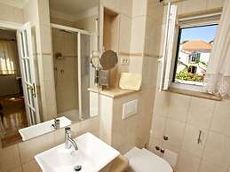 Adorable Villa With Swimming Pool and sea View