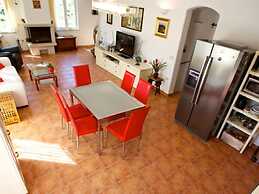 Adorable Villa With Swimming Pool and sea View