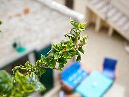 Adorable Villa With Swimming Pool and sea View