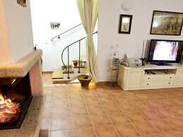 Adorable Villa With Swimming Pool and sea View