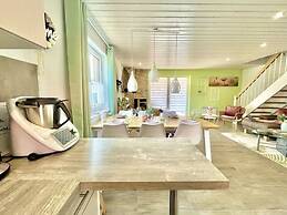 Meadow Piece of Modern Retreat