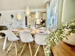 Meadow Piece of Modern Retreat