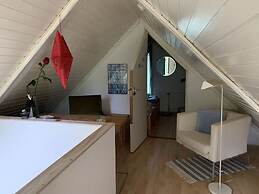 Peaceful Haven by the sea Modern Retreat