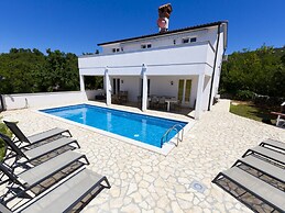 Holiday Home Villa Alisa