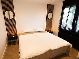 Wellness Bungalow With Whirlpool and Sauna