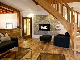 Habel Modern Retreat