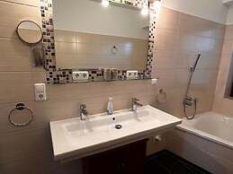 Habel Modern Retreat