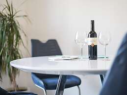 Modern Holiday Home With Balcony in old Town