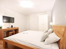 Modern Holiday Home With Balcony in old Town