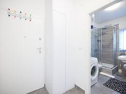 Modern Holiday Home With Balcony in old Town