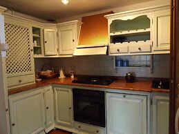 Exclusive Villa Dipped in a Wide Private Park, big Pool, on the Garda 