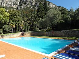 Exclusive Villa Dipped in a Wide Private Park, big Pool, on the Garda 