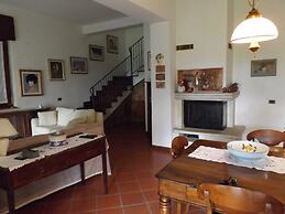 Exclusive Villa Dipped in a Wide Private Park, big Pool, on the Garda 