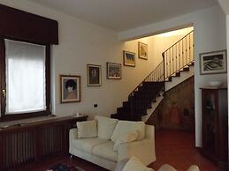 Exclusive Villa Dipped in a Wide Private Park, big Pool, on the Garda 