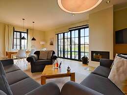 Thatched Villa With Sauna and Fireplace