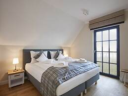 Thatched Villa With Sauna and Fireplace