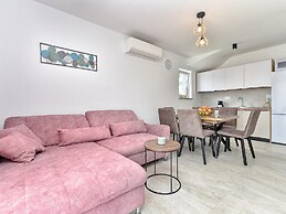 Modern Villa With Private Hydromassage Pool