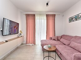 Modern Villa With Private Hydromassage Pool