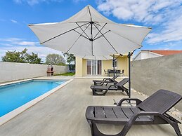 Modern Villa With Private Hydromassage Pool