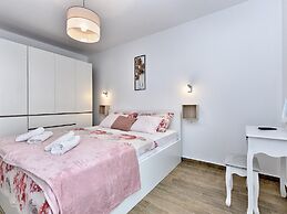 Modern Villa With Private Hydromassage Pool