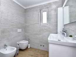 Modern Villa With Private Hydromassage Pool