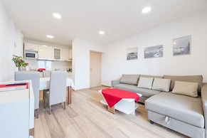 Apartment Luce Royal - One Bedroom Apartment With Balcony and Sea View