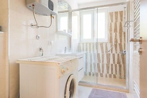 Apartment Luce Royal - One Bedroom Apartment With Balcony and Sea View