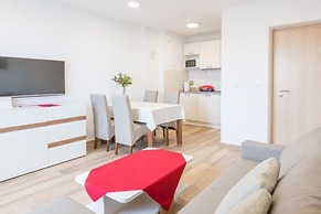 Apartment Luce Royal - One Bedroom Apartment With Balcony and Sea View