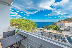 Apartment Luce Royal - One Bedroom Apartment With Balcony and Sea View