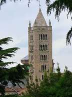 1 in the Detached Benefei Country House