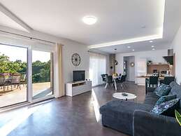 Villa Gloria Comfortable Holiday Residence