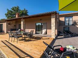 Villa Gloria Comfortable Holiday Residence