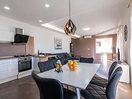 Villa Gloria Comfortable Holiday Residence