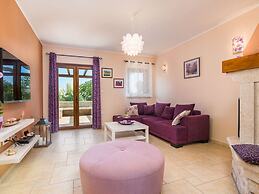 Villa Emanuel Comfortable Holiday Residence