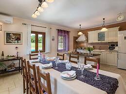 Villa Emanuel Comfortable Holiday Residence