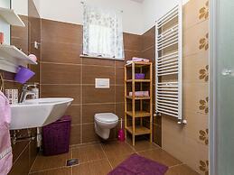 Villa Emanuel Comfortable Holiday Residence