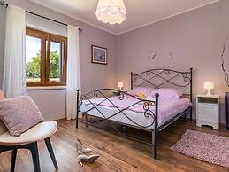 Villa Emanuel Comfortable Holiday Residence