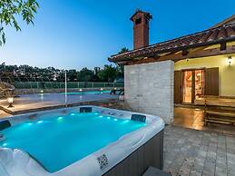 Villa Emanuel Comfortable Holiday Residence